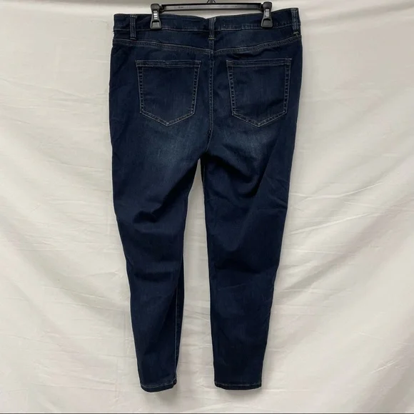 Lane Bryant Blue Jeans Size 16 - Picture 2 of 4